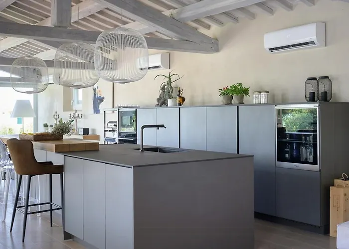 Дом отдыха Contemporary With Pool Near Кортона