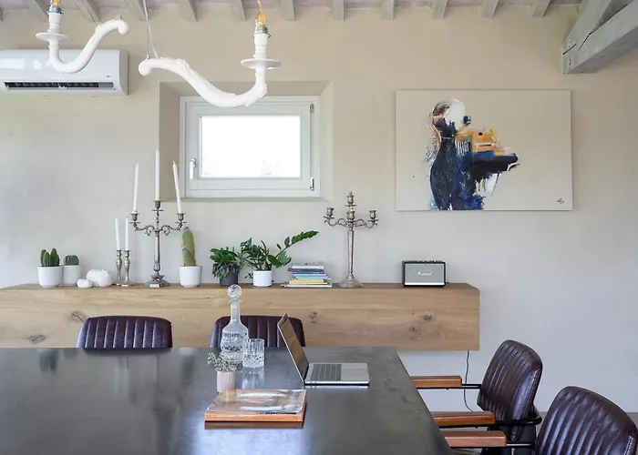 בית נופש Contemporary With Pool Near