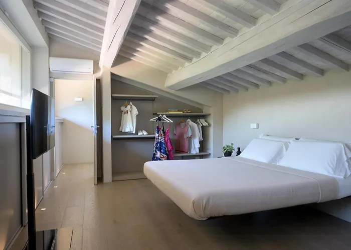 Contemporary With Pool Near Cortona