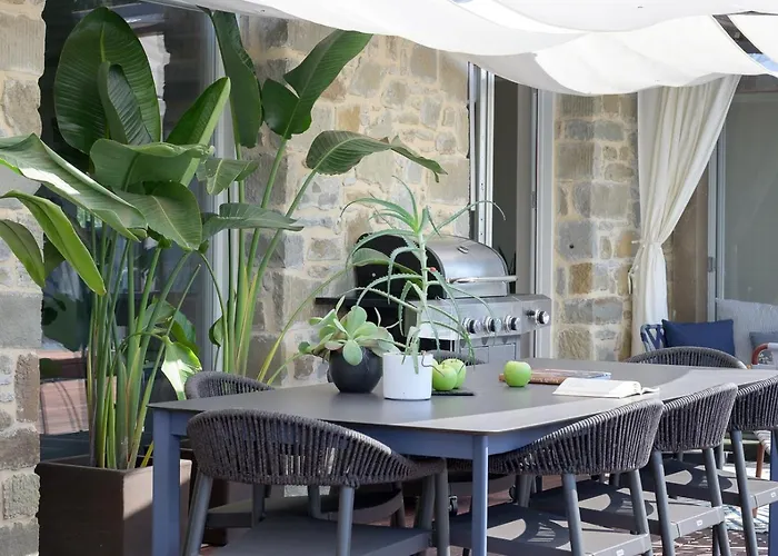 Contemporary With Pool Near Cortone