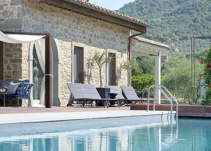 Contemporary With Pool Near * Cortone